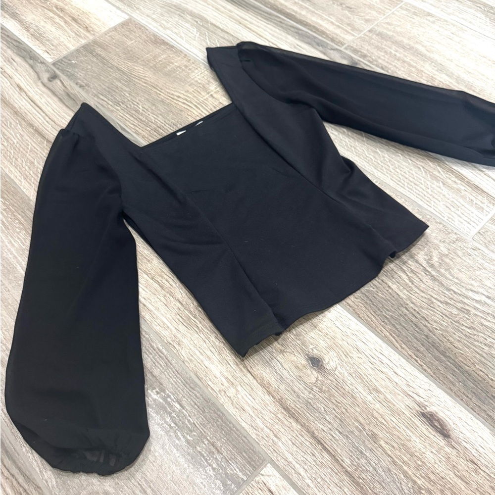 Meraki Black Fitted Long Sleeve Blouse with Puffed Sleeves